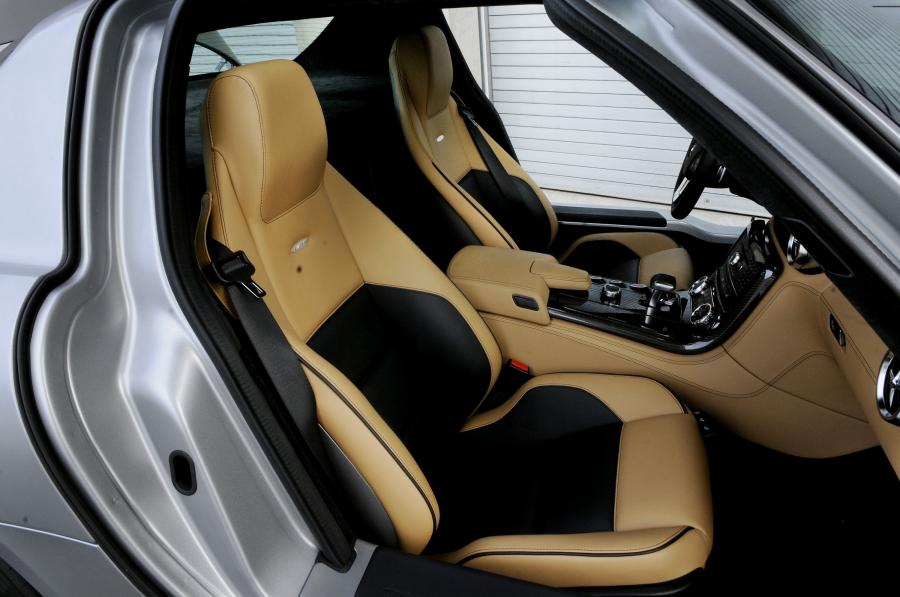  Mercedes-Benz SLS AMG 2010 года  (фото 157 из 526)